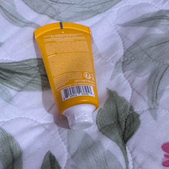 Sol de Janeiro Body Badalada Vitamin-Infused Lotion - Bright Yellow - Picture 2 of 3